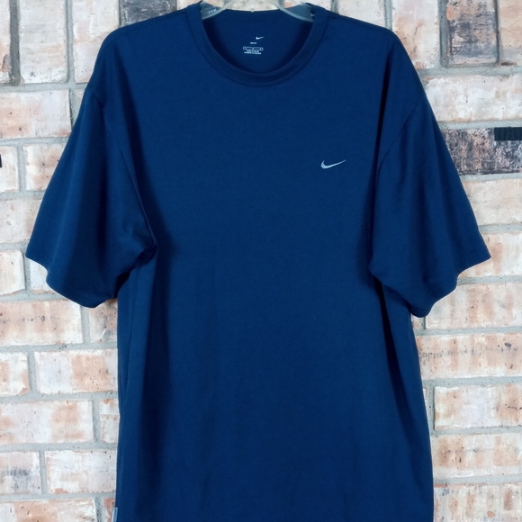 Nike Other - Nike dry fit t-shirt Sz L